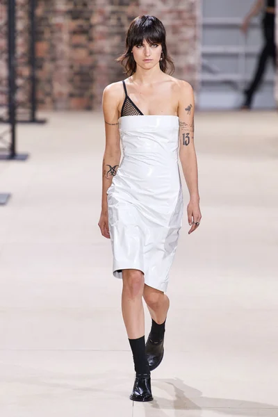 Look 5